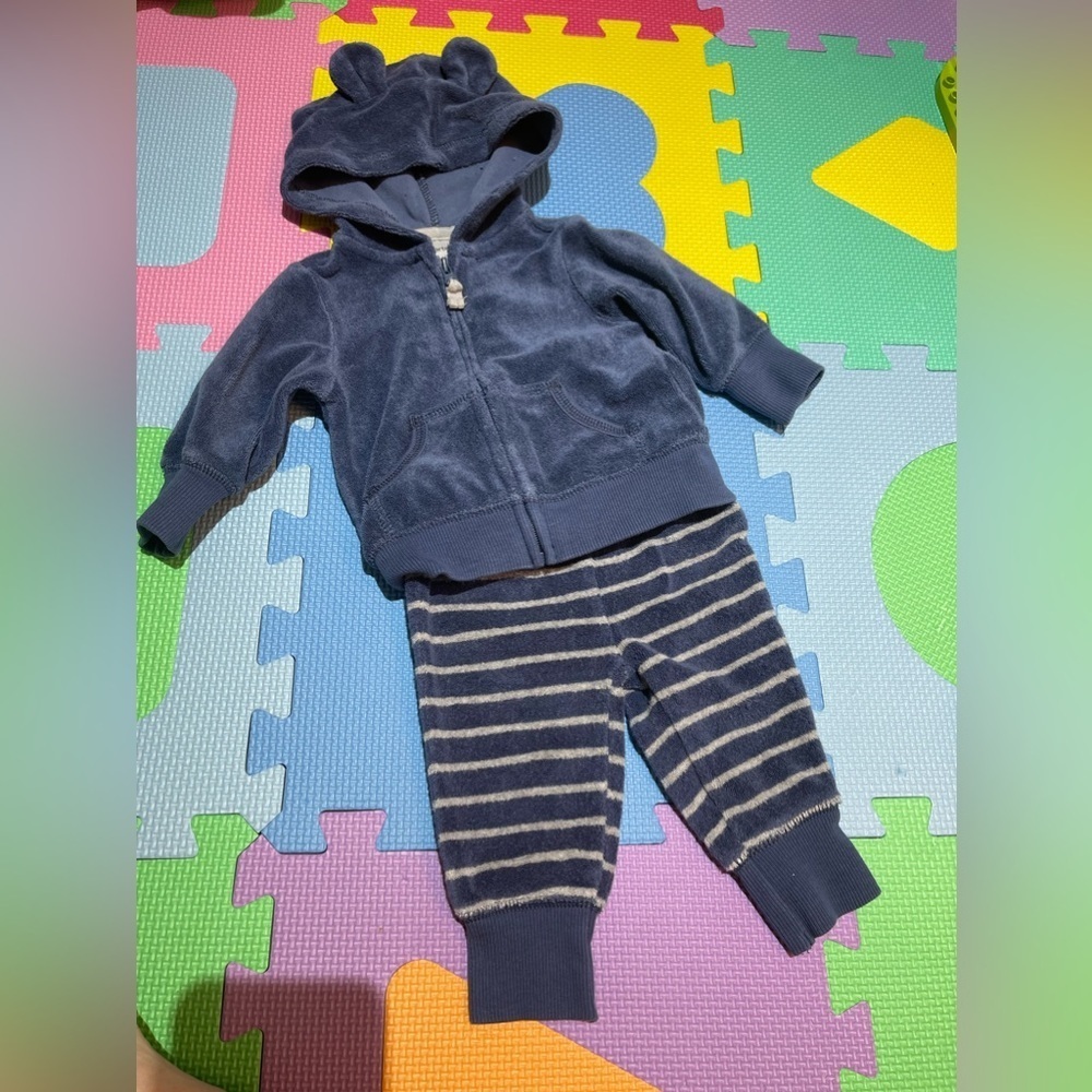 Carter’s matching set